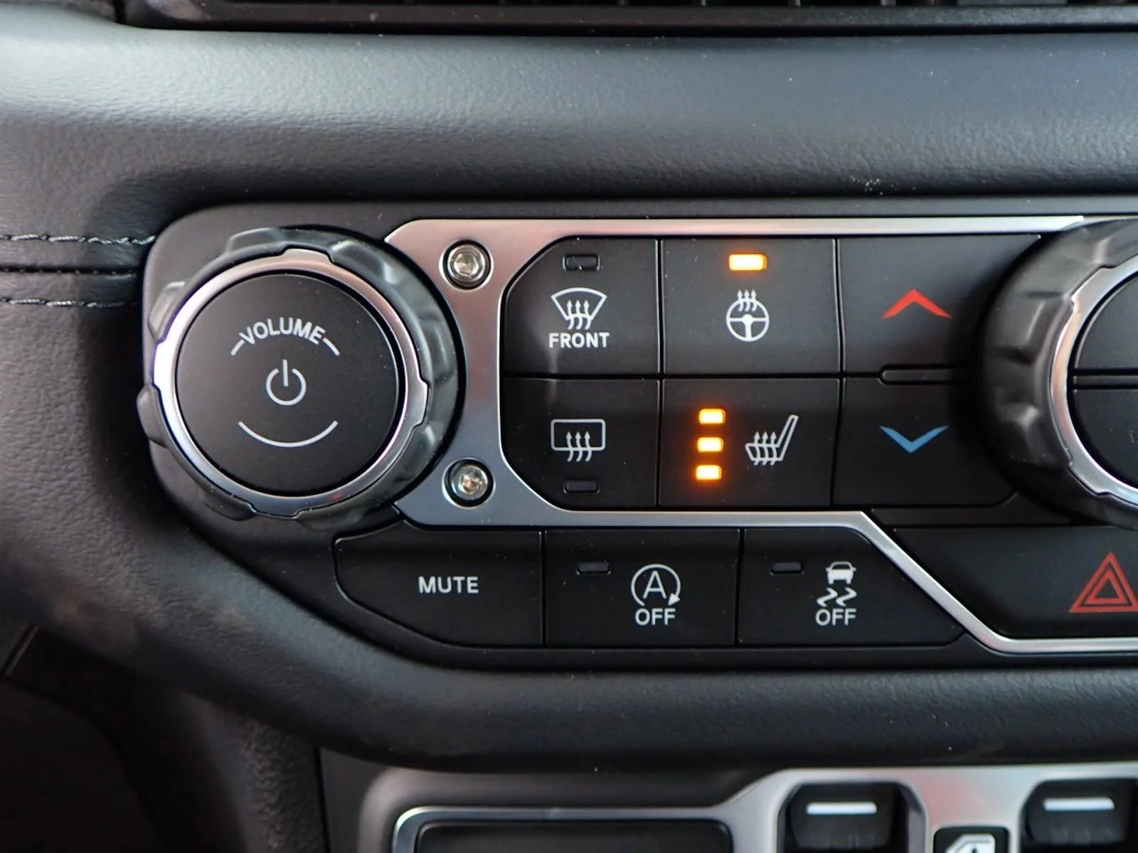 Used 2025 Hydro Blue Pearlcoat Jeep Rubicon image 18