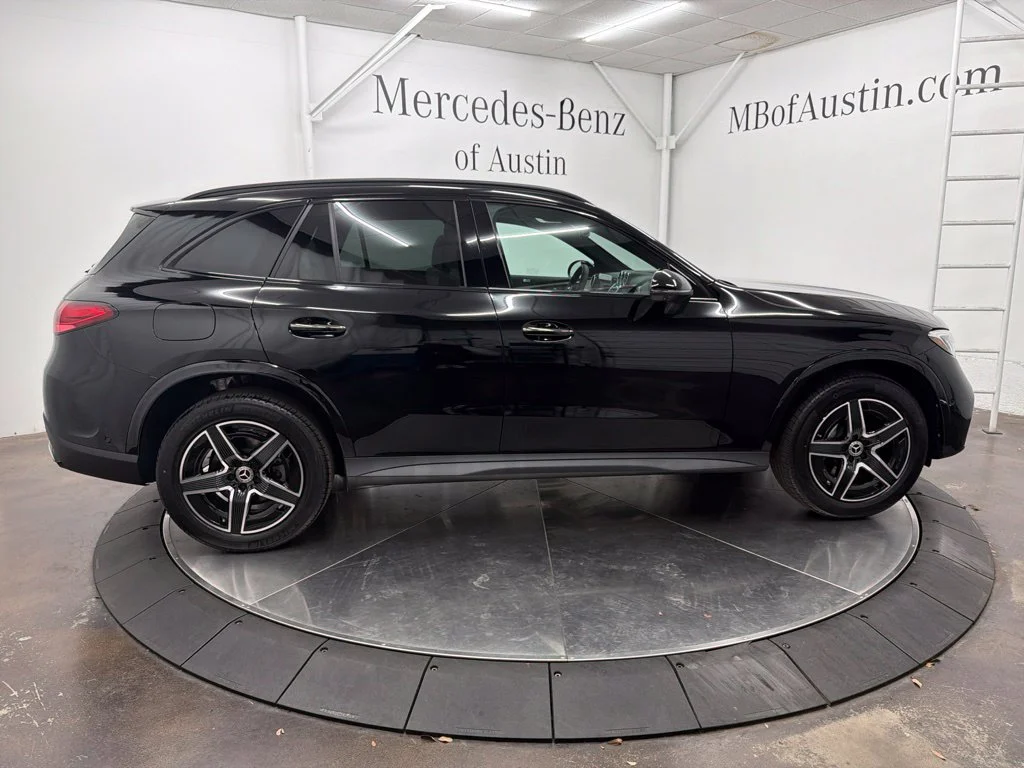 New 2027 Black Mercedes-Benz GLC 300 image 8