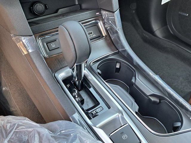 New 2026 CRYSTAL WHITE PEARL Subaru Touring 7-Passenger image 11