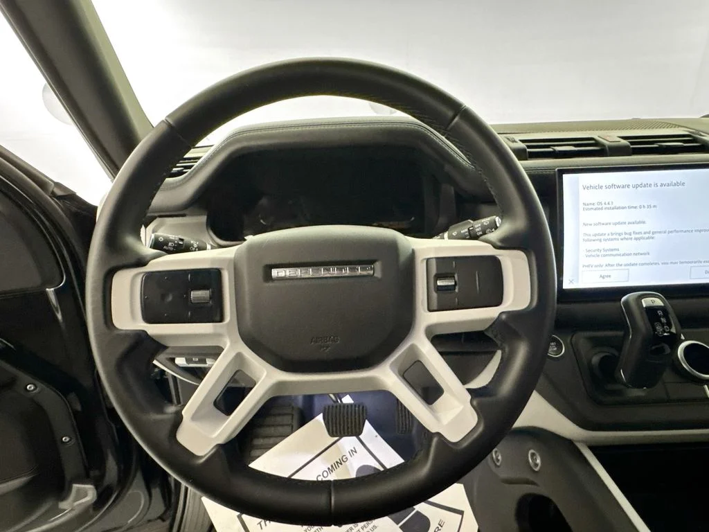 Used 2025 Black Land Rover X-Dynamic SE image 11