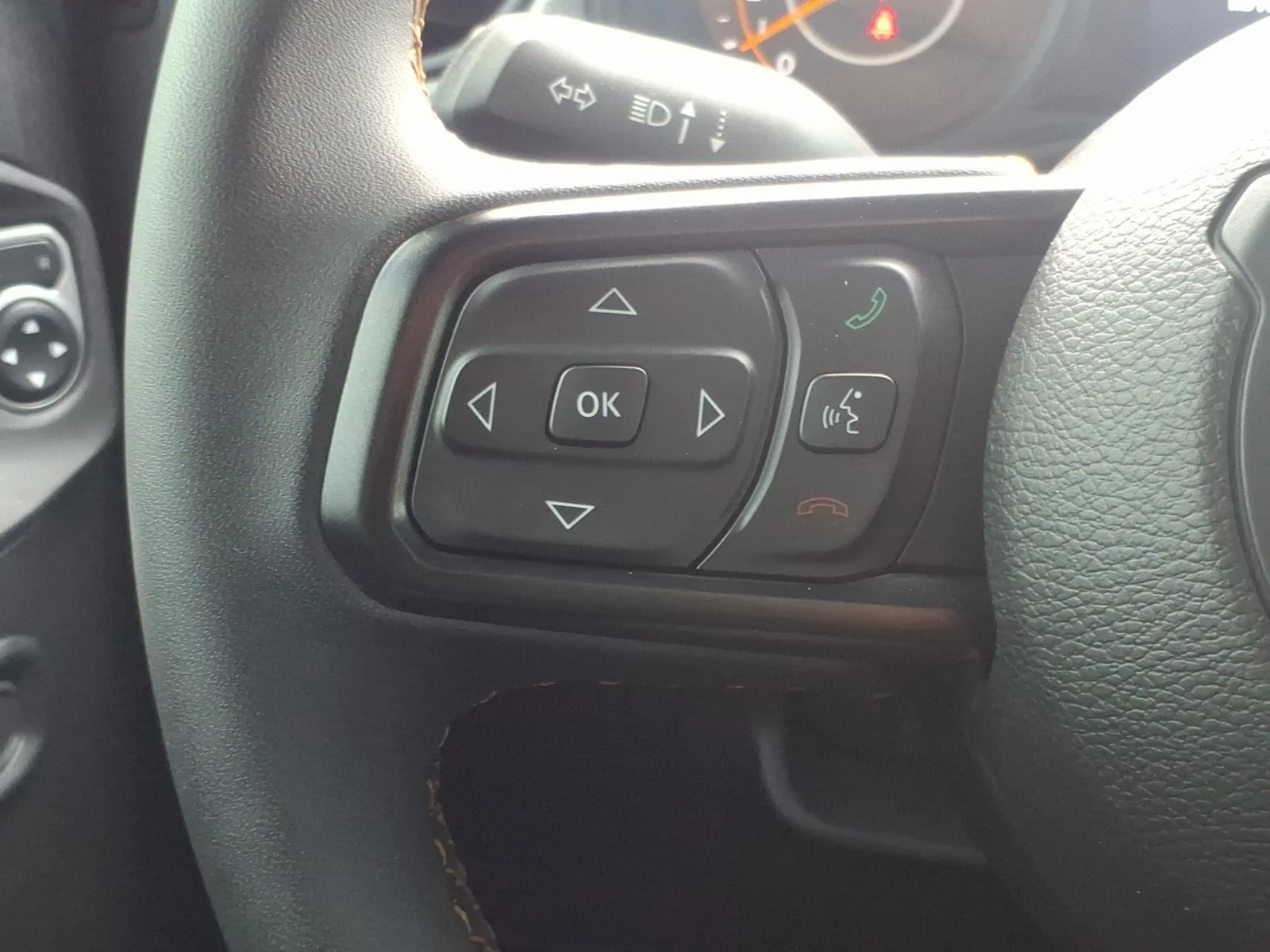 Used 2025 Fathom Blue Pearlcoat Jeep Sport S image 23