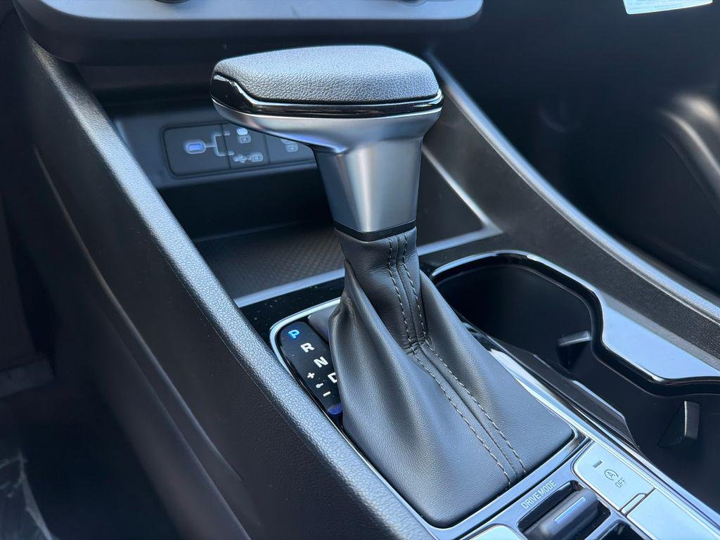 New 2026 Gray Hyundai SE FWD image 30