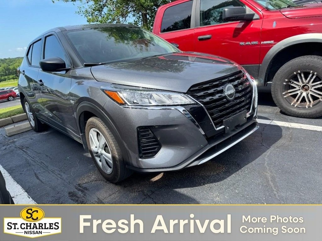 Used 2024 Gray Nissan S image 1