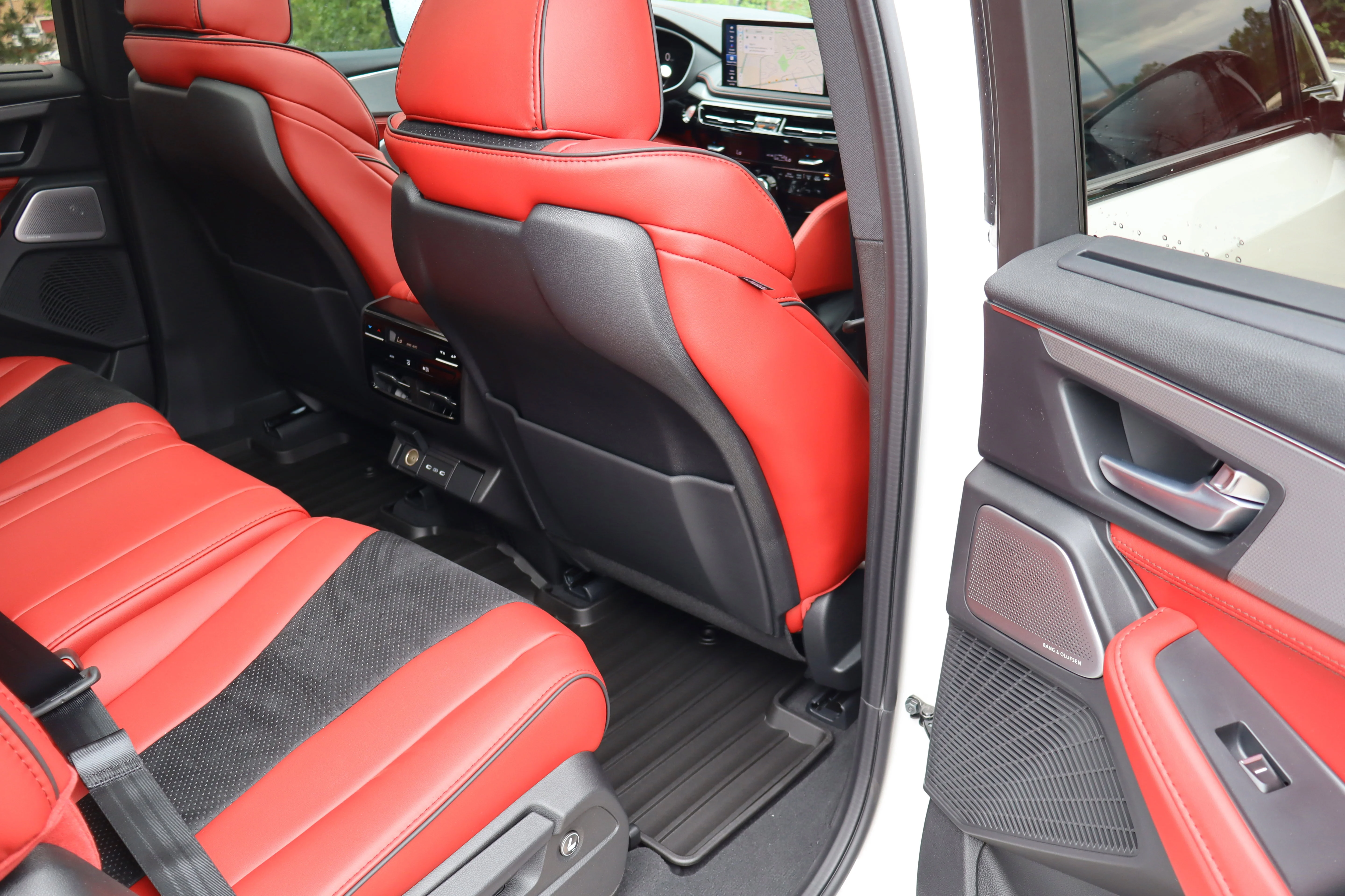 New 2026 Platinum White Pearl Acura w/A-Spec Package image 30