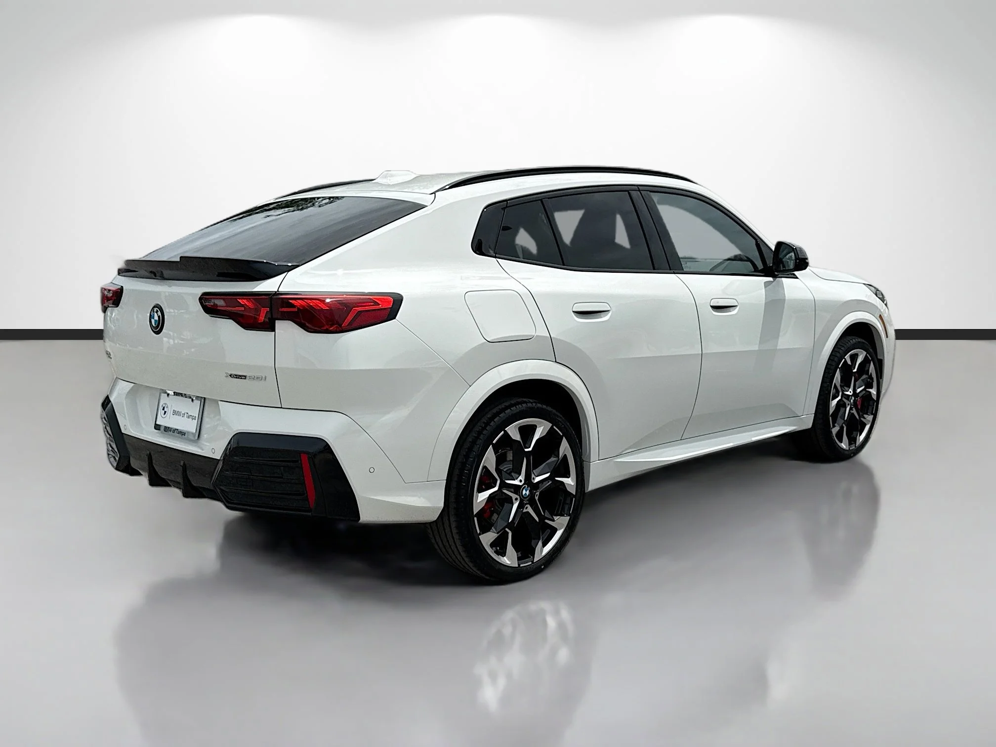 New 2026 Alpine White BMW xDrive28i image 3