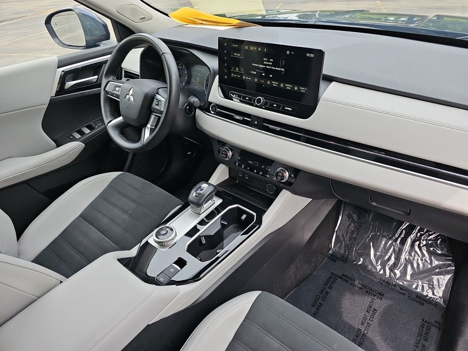 Used 2025 Silver Mitsubishi SE image 12
