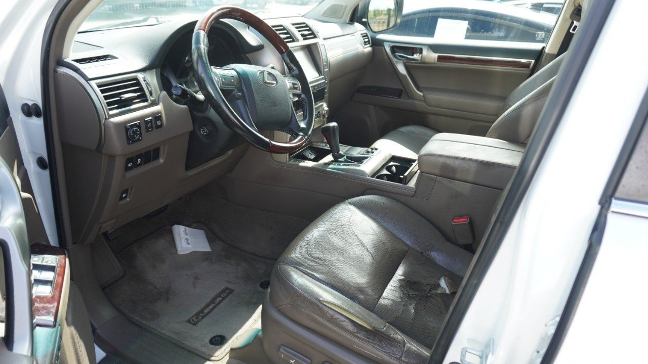 Used 2016 White Lexus  image 9