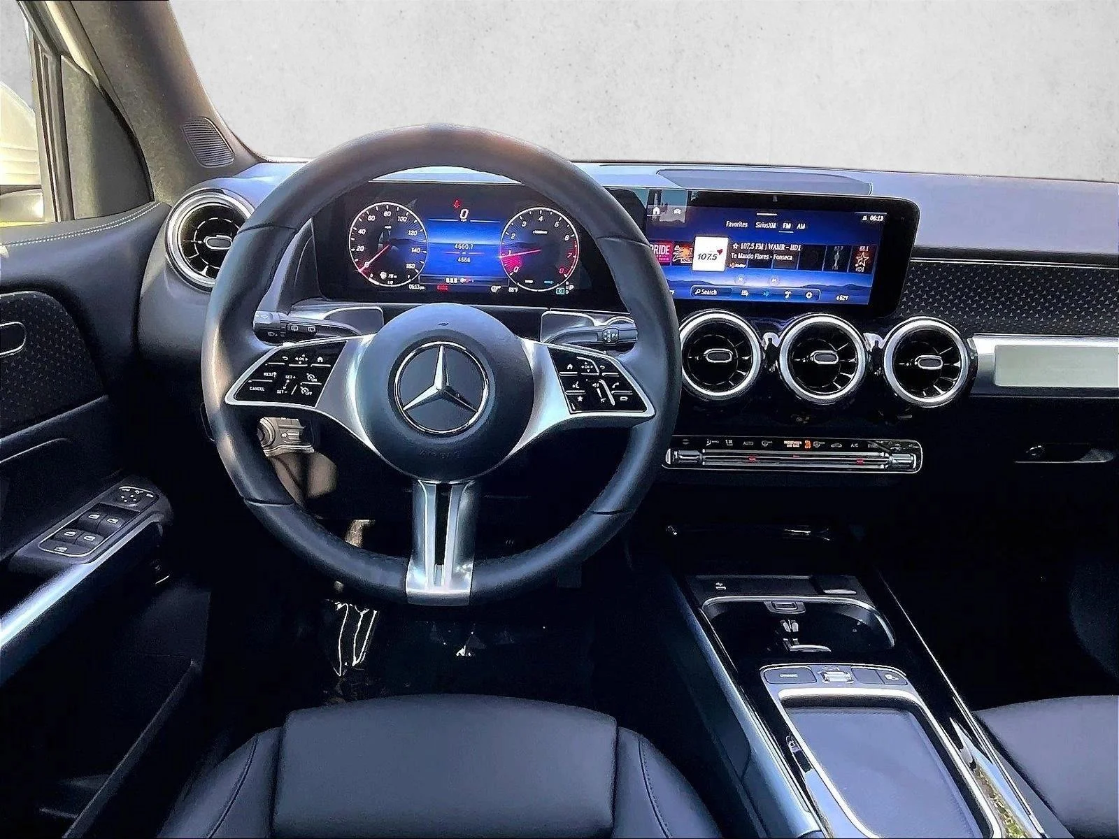 Used 2026 Polar White Mercedes-Benz GLB 250 image 7