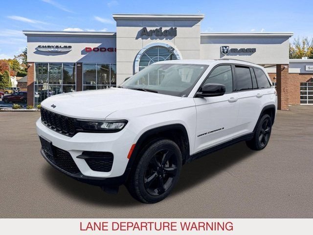 Certified Used 2023 White Jeep Altitude X image 4
