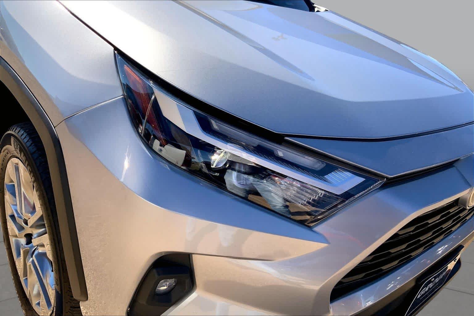 Used 2024 Silver Sky Metallic Toyota XLE Premium image 28