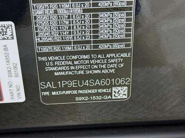 Used 2025 Santorini Black Metallic Land Rover SE image 34