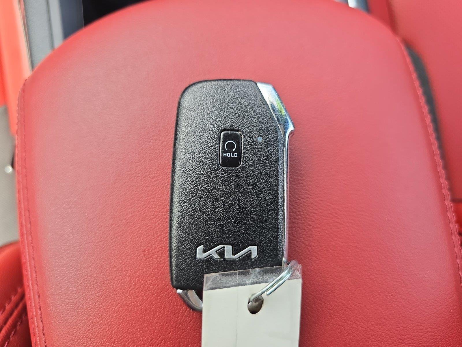 Used 2023 Wolf Gray Kia GT-Line image 28
