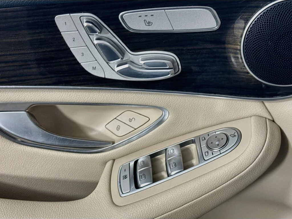 Used 2021 White Mercedes-Benz GLC 300 image 20