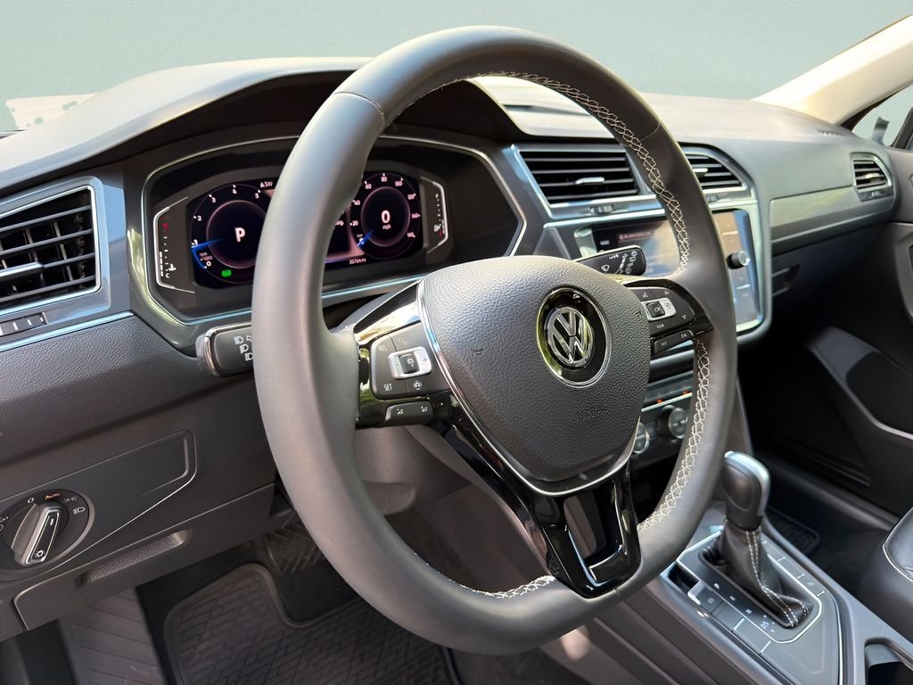 Used 2021 Gray Volkswagen 2.0T SEL image 13