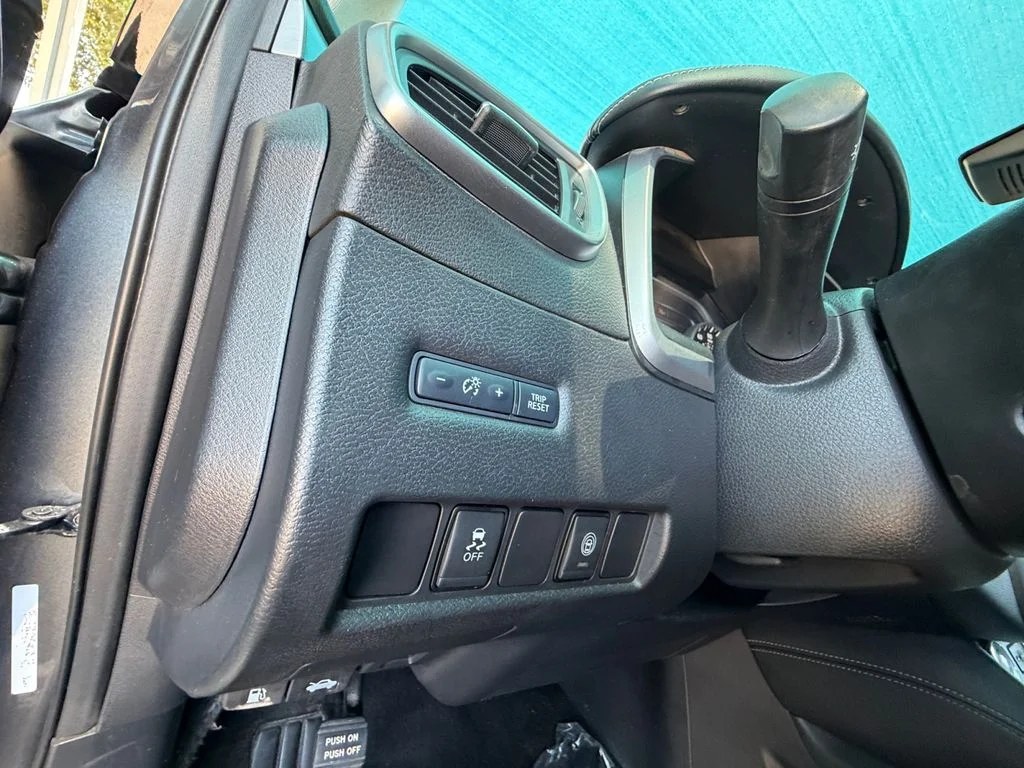 Used 2020 Gray Nissan SV image 23