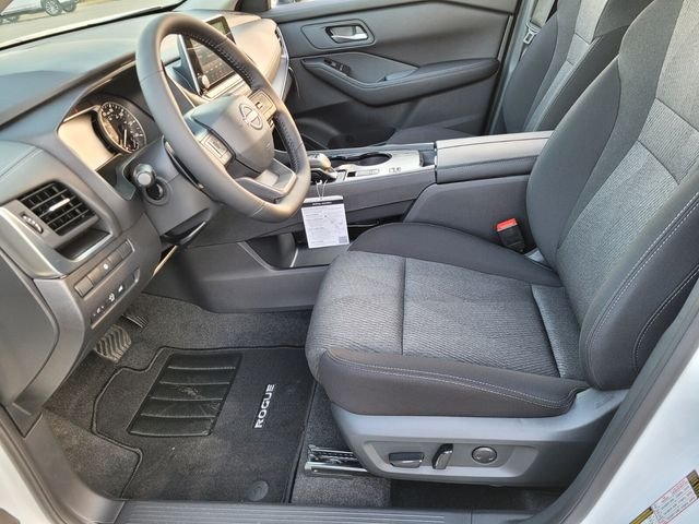 2026 Nissan Rogue SV - Photo 11