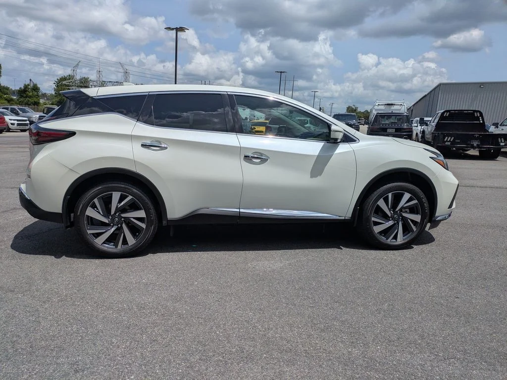 Used 2024 White Nissan SL image 3