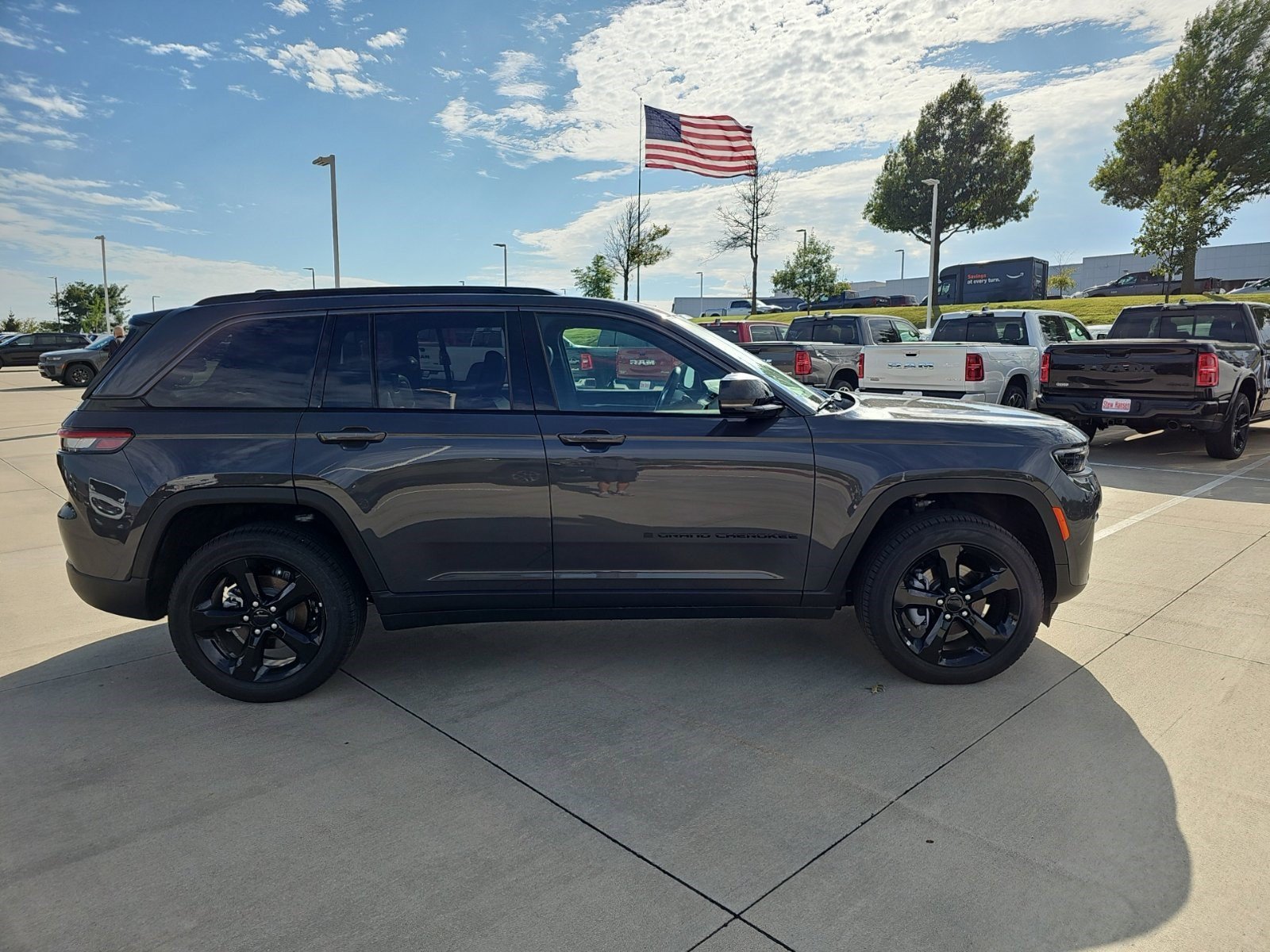 New 2026 Baltic Gray Metallic Clearcoat Jeep Limited image 6