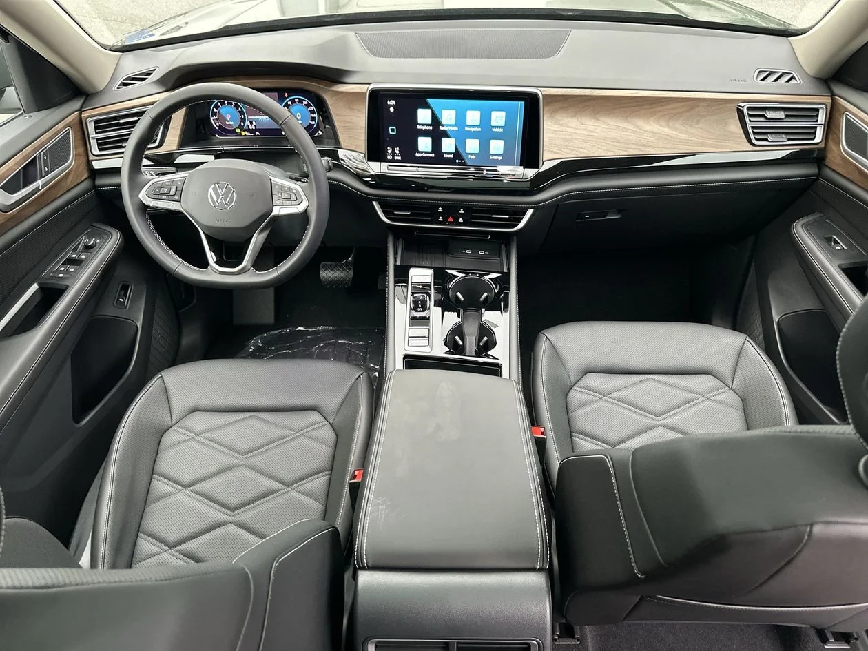 New 2026 Green Volkswagen 2.0T SE w/Technology image 31