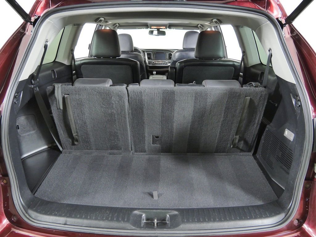 Used 2015 Red Toyota Limited image 27