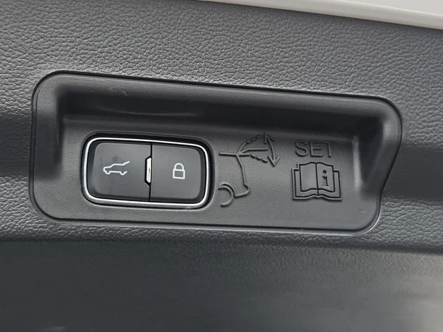 Used 2024 White Metallic Ford XLT image 14
