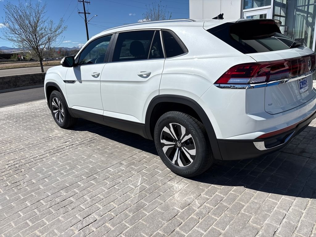 New 2026 Opal White Pearl Volkswagen 2.0T SE image 3