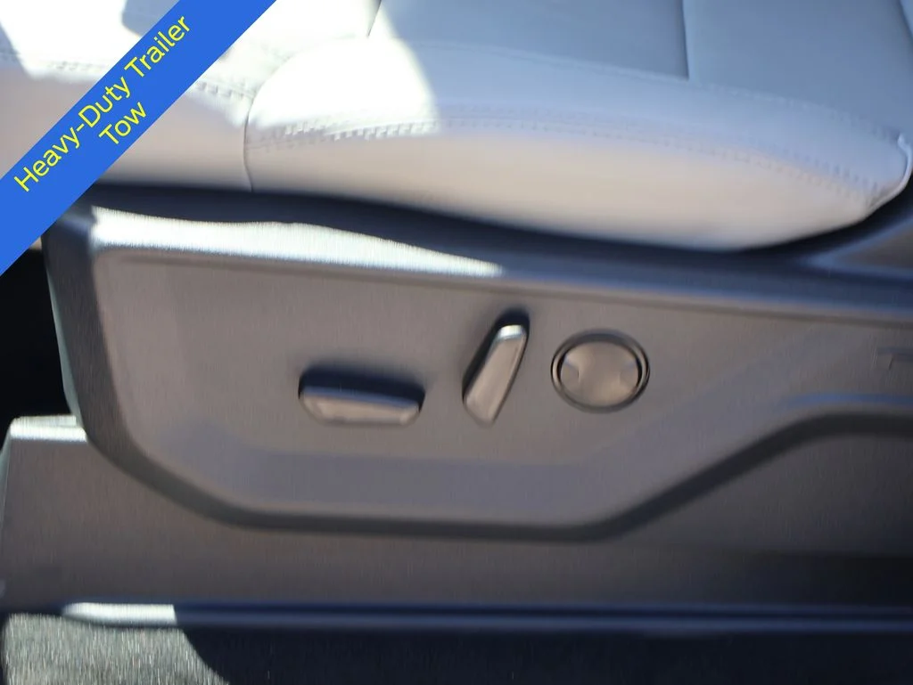 New 2026 Star White Metallic Tri-Coat Ford MAX Active image 26