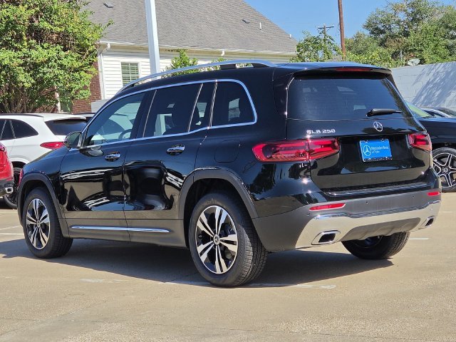 New 2026 Night Black Mercedes-Benz GLB 250 image 4