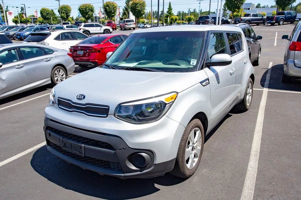Used 2017 Bright Silver Kia Base image 3