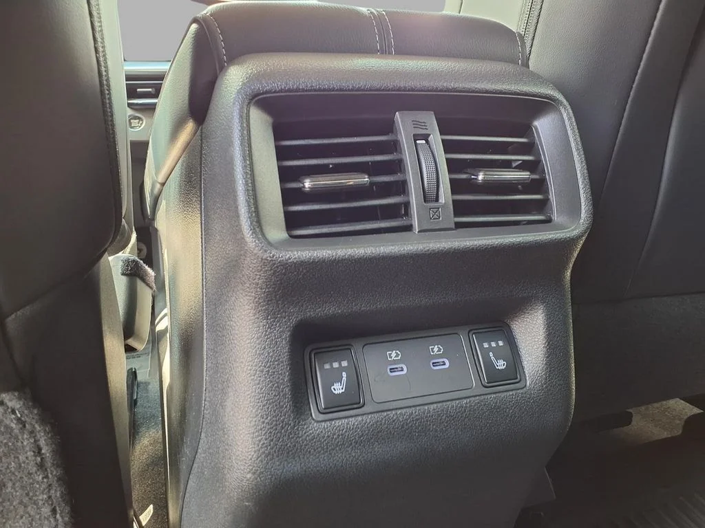 Used 2026 White Nissan Platinum image 22