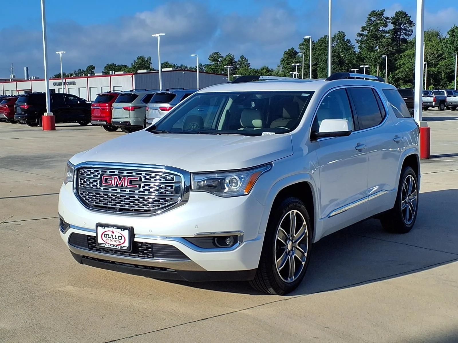 Used 2017 White GMC Denali image 3