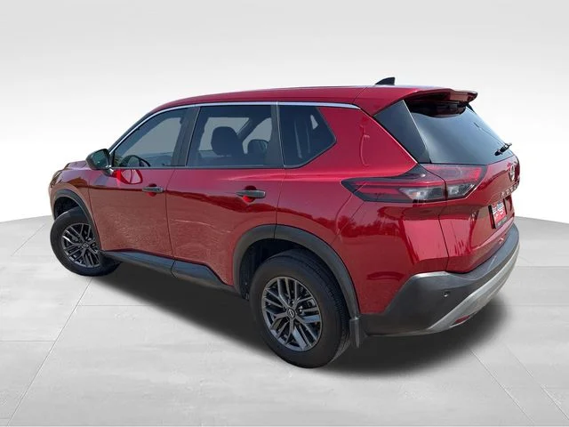 Used 2023 Red Nissan S image 6