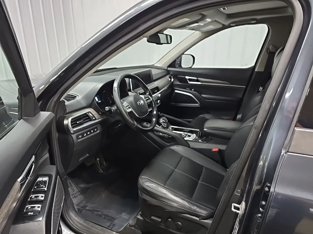 Used 2021 Gray Kia EX image 29