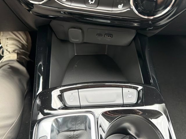 Used 2026 Summit White Chevrolet LT image 29