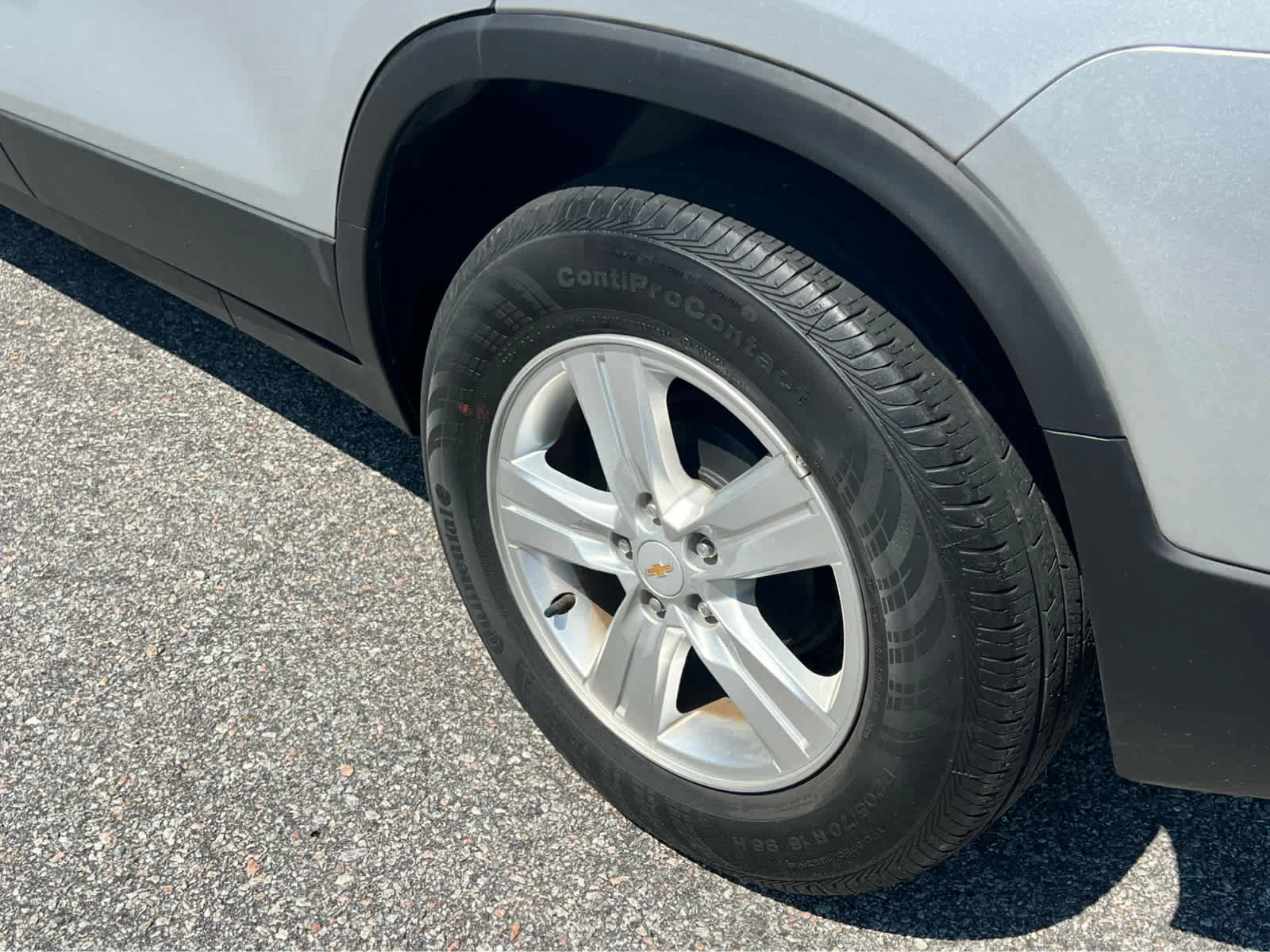 Used 2021 SILVER ICE METALLIC Chevrolet LS image 5