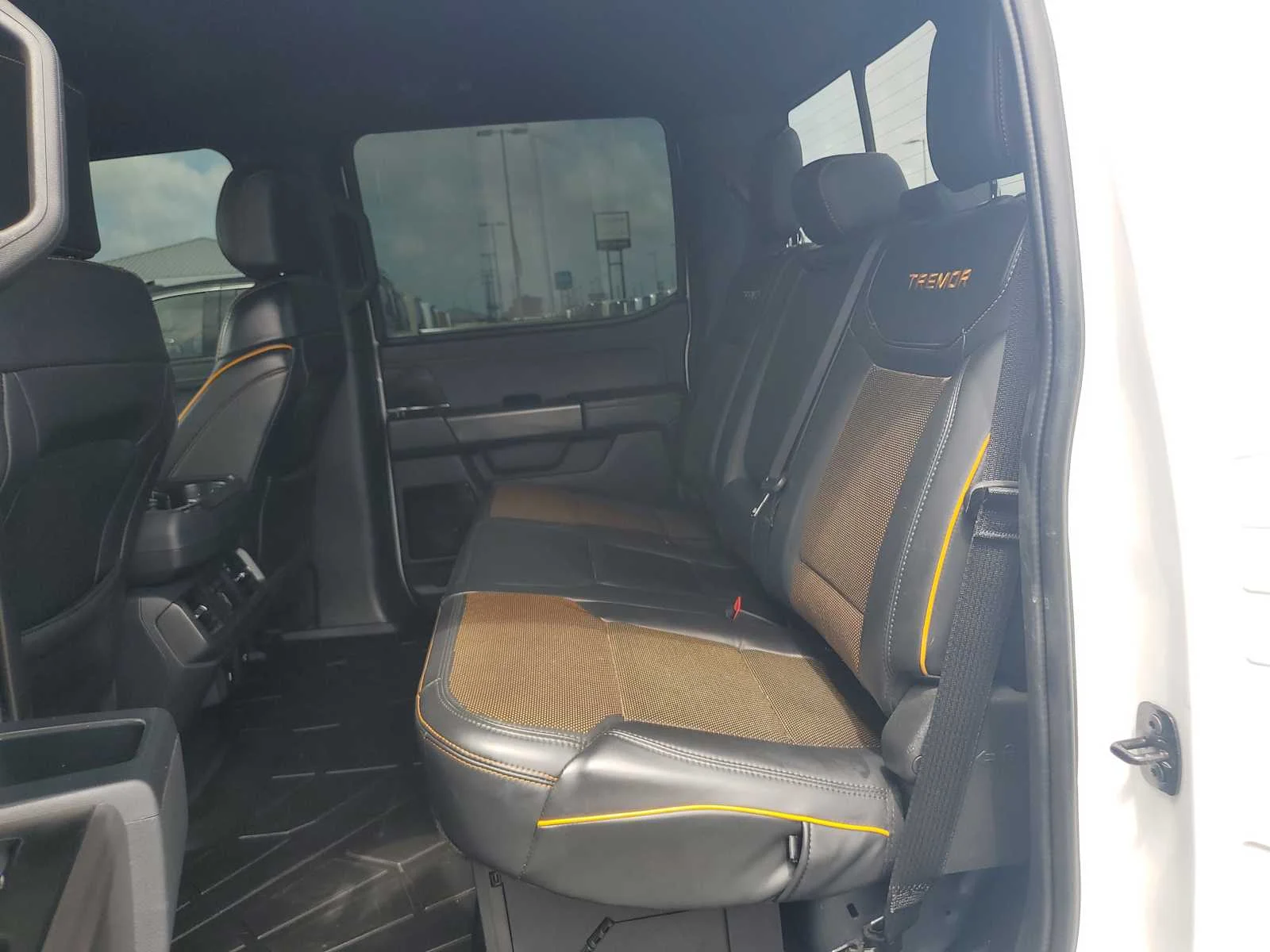 Used 2025 Space White Metallic Whi Ford Tremor image 14