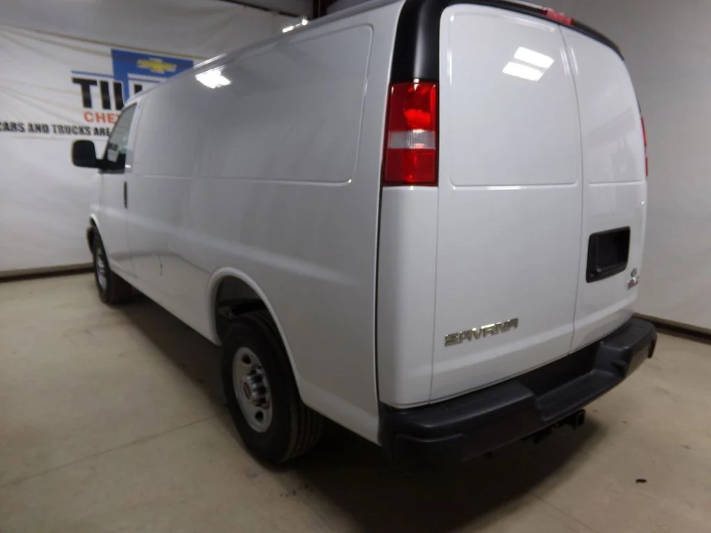 New 2025 Summit White GMC Work Van image 4