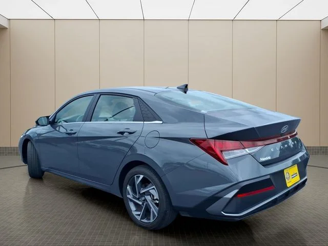Used 2024 Gray Hyundai SEL image 13