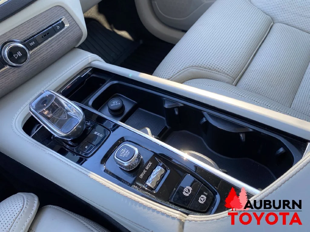 Used 2020 Birch Light Metallic Volvo T8 Inscription image 14