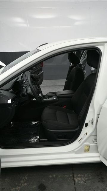 Used 2020 White Nissan 2.5 S image 10