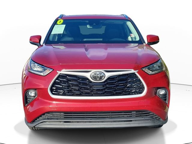 Used 2020 Red Toyota XLE image 1