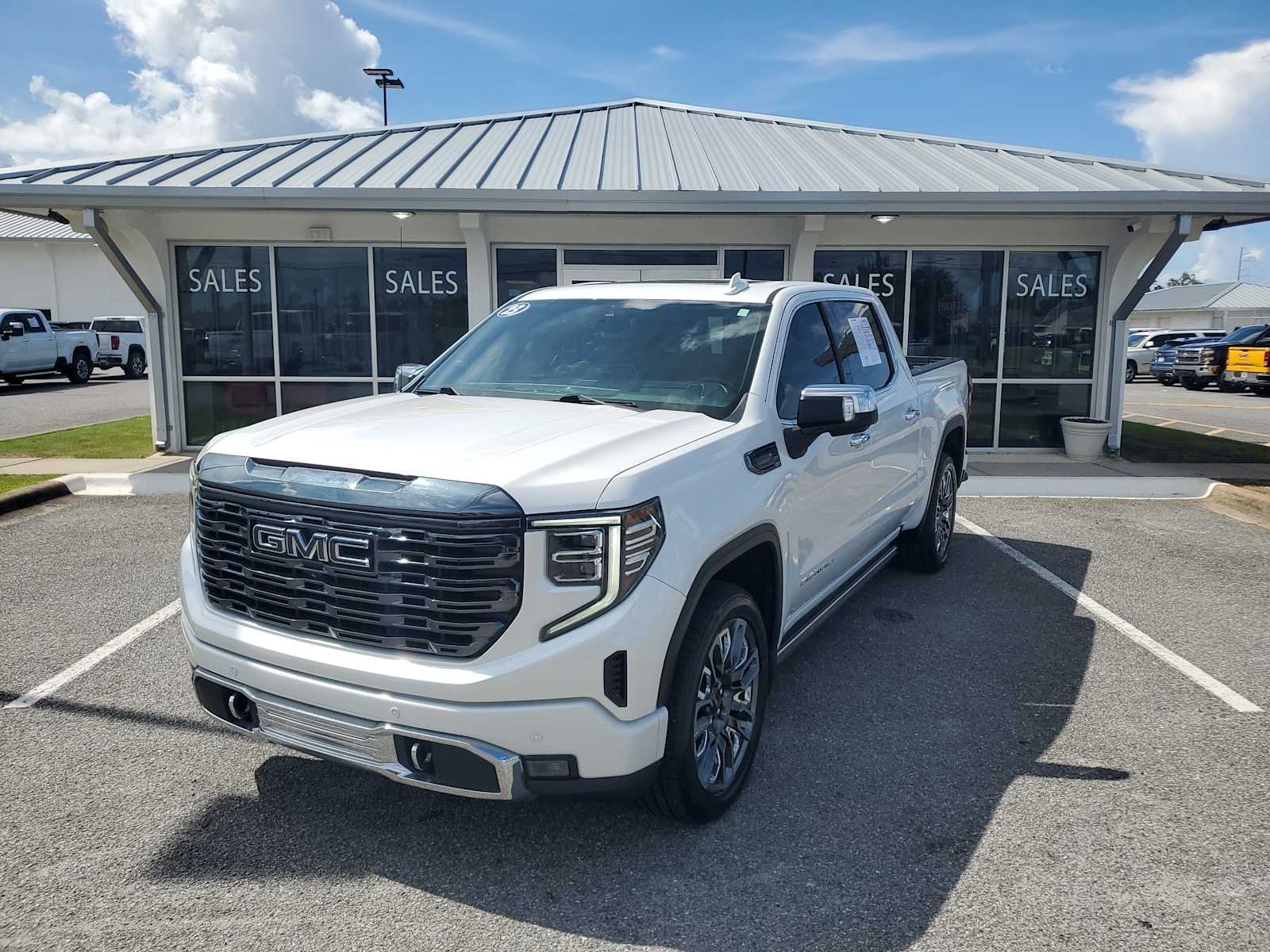 Used 2023 White Frost Tricoat GMC Denali Ultimate image 1