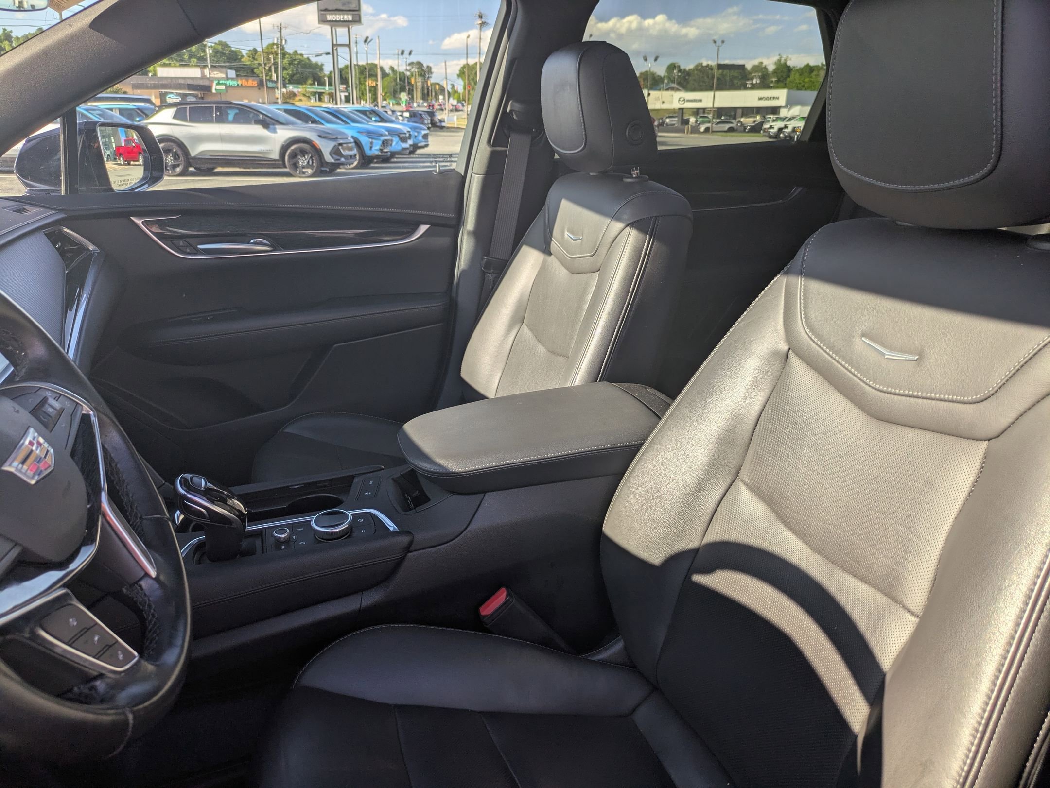 Used 2021 Dark Moon Blue Metallic Cadillac AWD Premium Luxury image 11