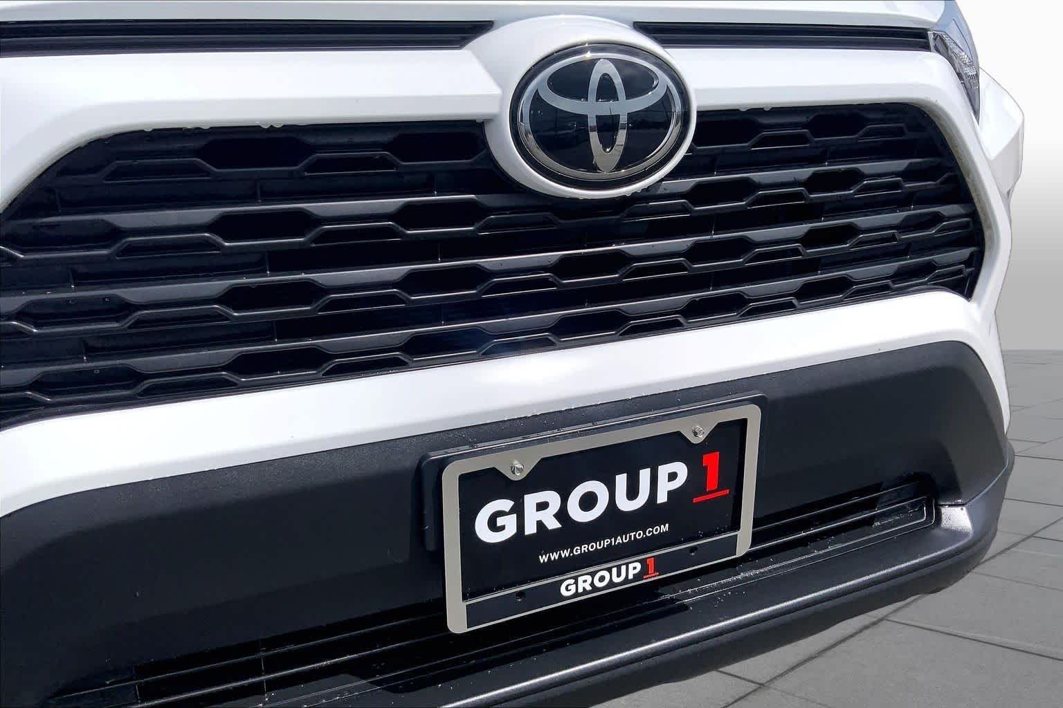 Used 2025 Ice Cap Toyota XLE image 29