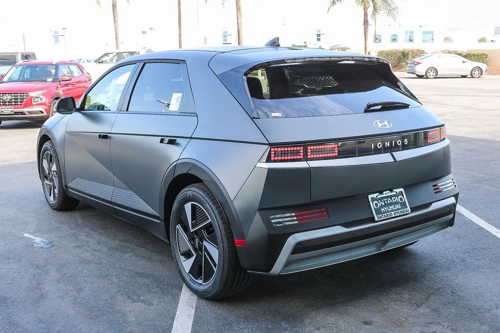 New 2026 Gray Hyundai SEL image 6