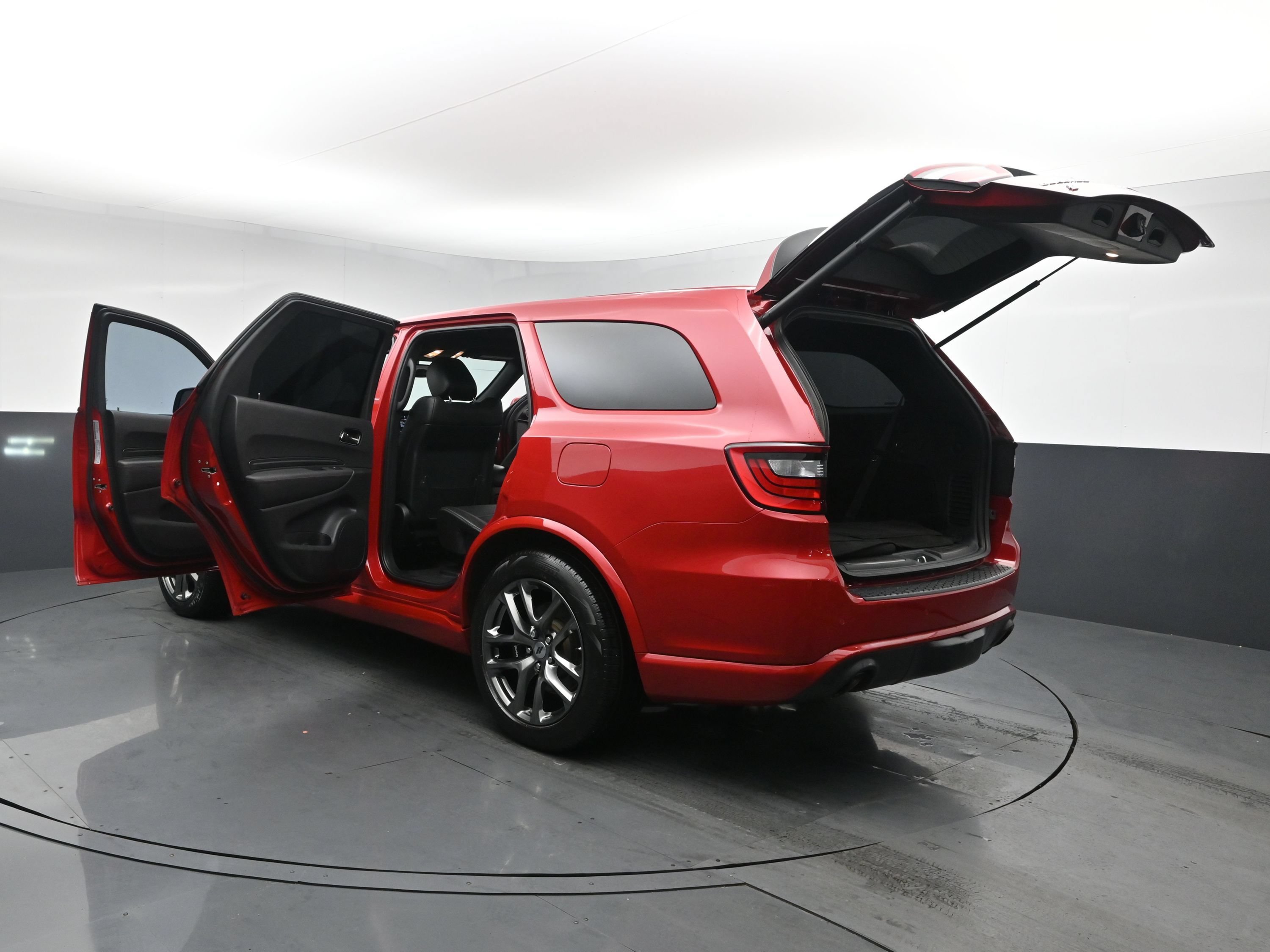 Used 2022 Redline 2 Coat Pearl Dodge R/T image 34