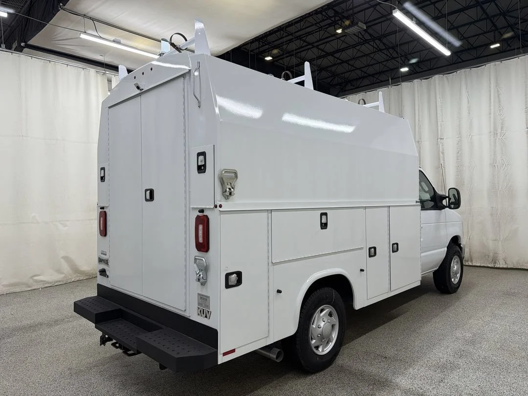 New 2027 Oxford White Ford E-350 SRW image 8