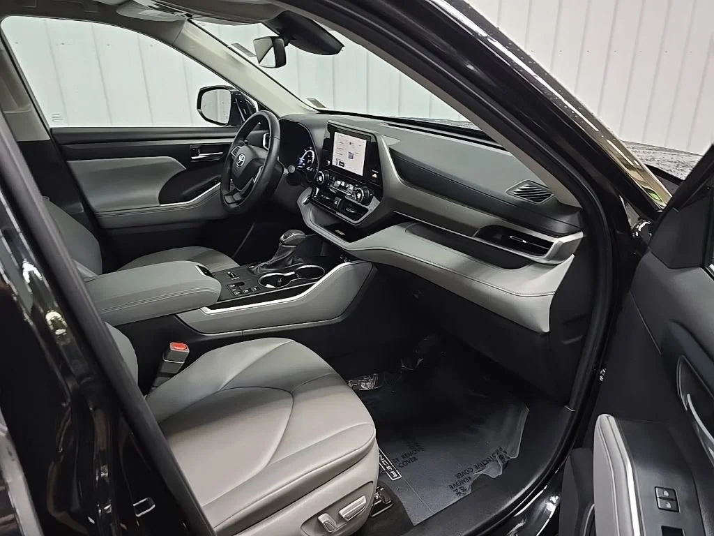 Used 2024 Black Toyota XLE image 16
