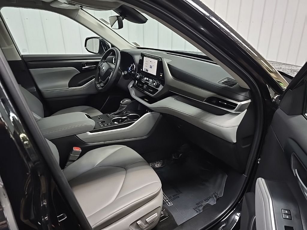 Used 2024 Black Toyota XLE image 16
