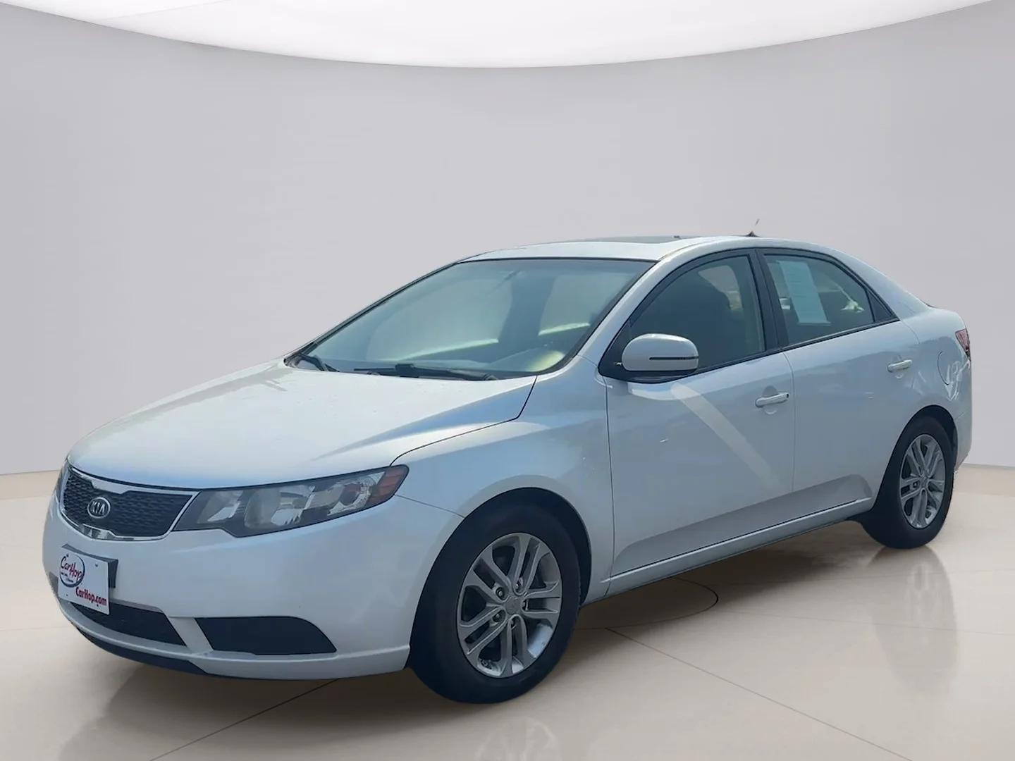 Used 2012 White Kia EX image 1